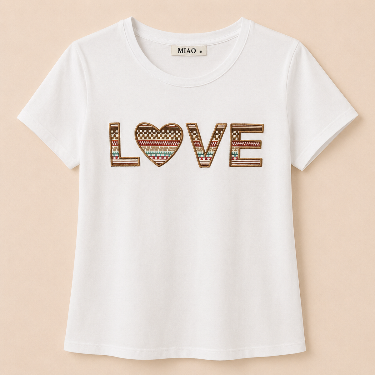 Camiseta LOVE bordada blanca – Trapio