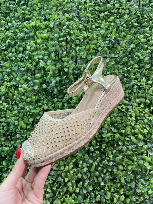 Zapatillas media cuña doradas