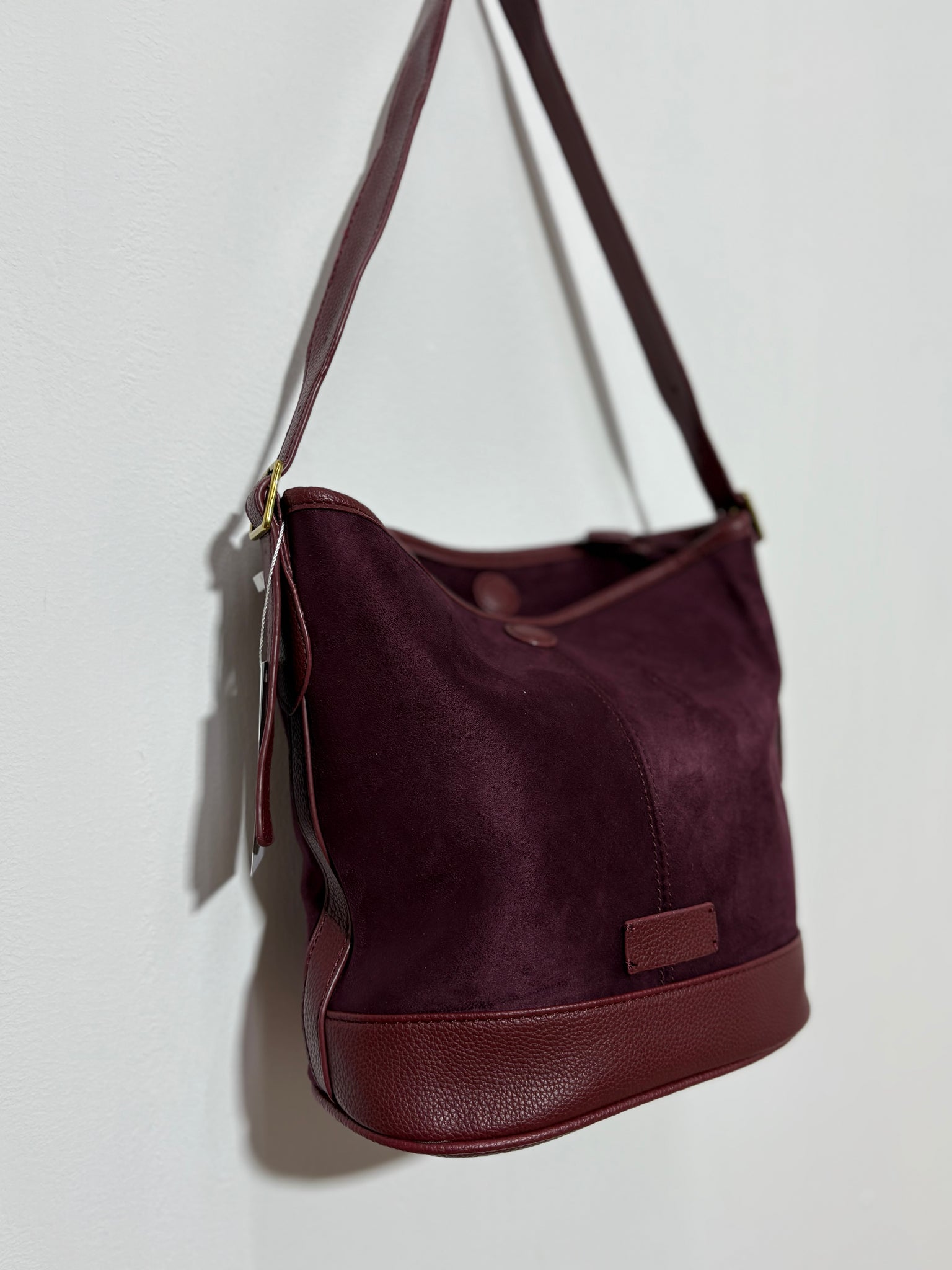 Bolso Sierra Encina – Saco de serraje granate con polipiel y cierre de cremallera | Trapío