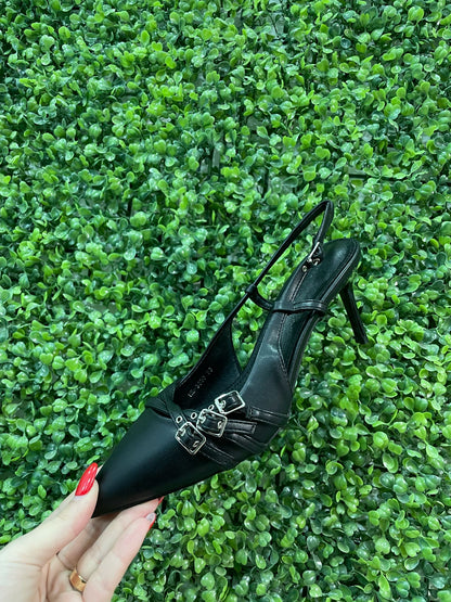 Zapato salón negro hebilla