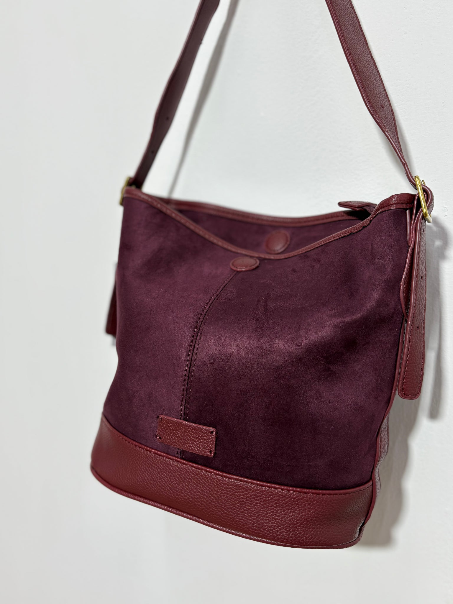 Bolso Sierra Encina – Saco de serraje granate con polipiel y cierre de cremallera | Trapío