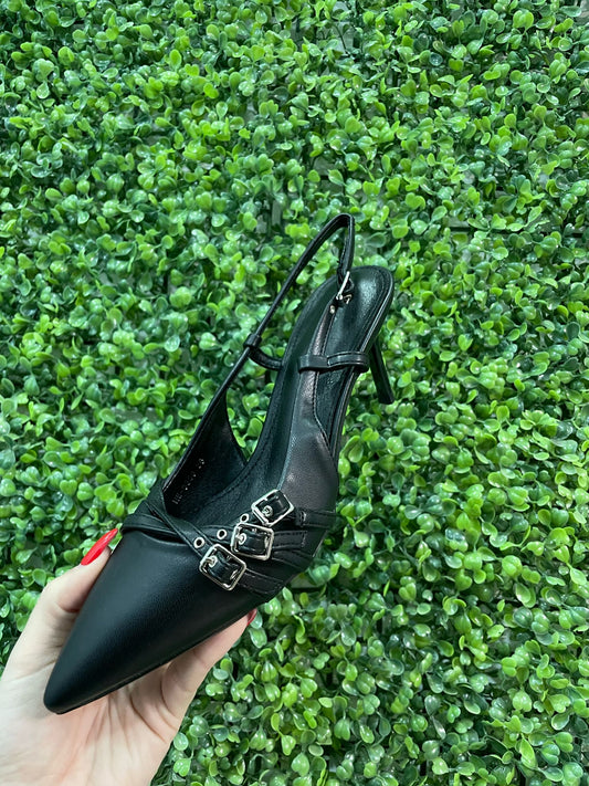 Zapato salón negro hebilla