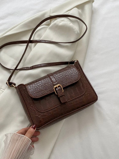 Bolso marrón cuadrado símil cocodrilo