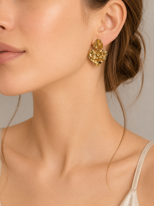 Pendientes Corazón Martelé de Acero Dorado | Trapío