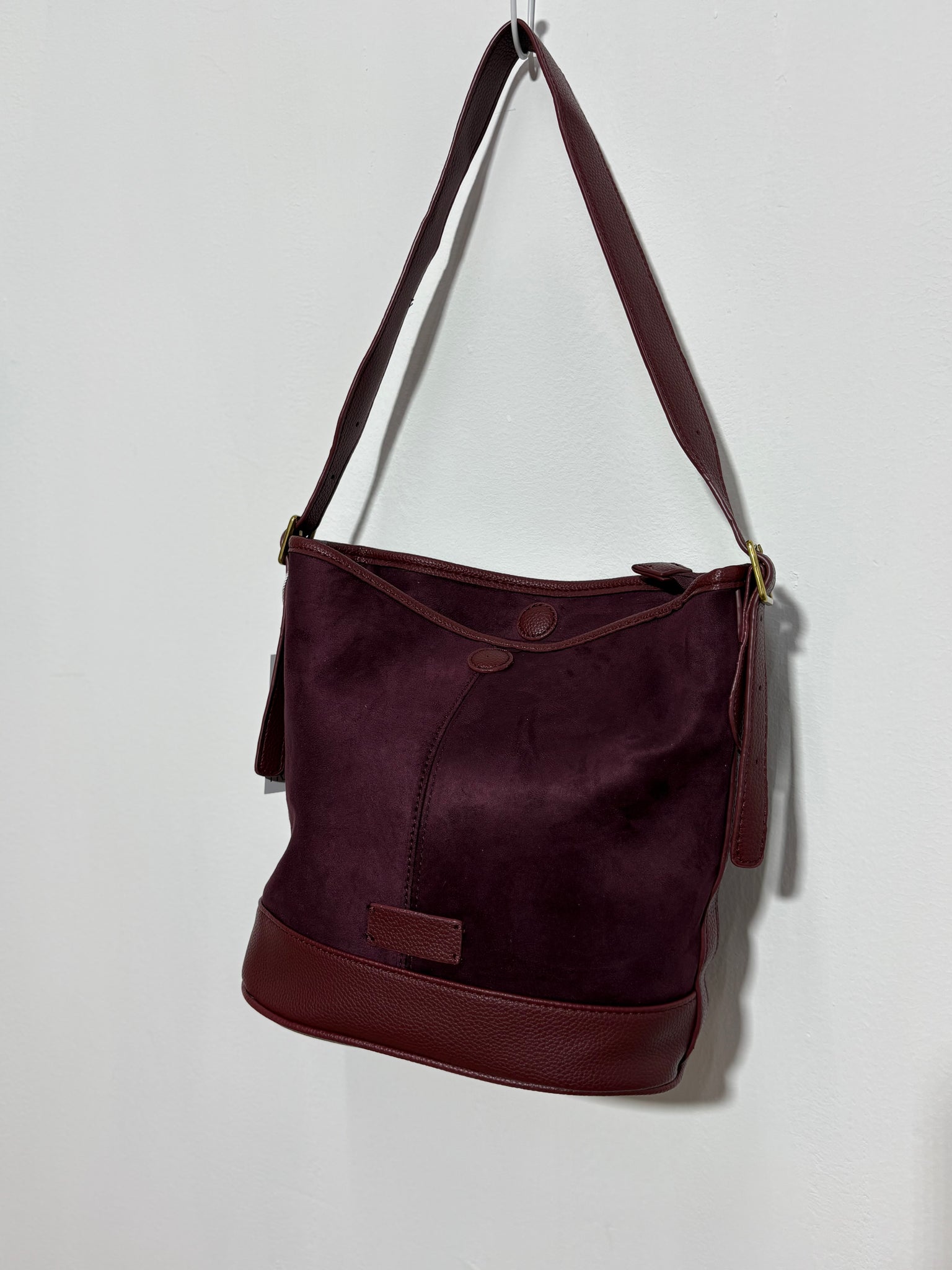 Bolso Sierra Encina – Saco de serraje granate con polipiel y cierre de cremallera | Trapío