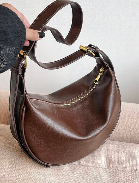 Bolso marrón media luna