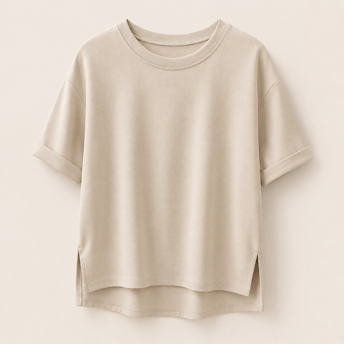 Camiseta beige oversize de manga corta con aberturas laterales Trapio